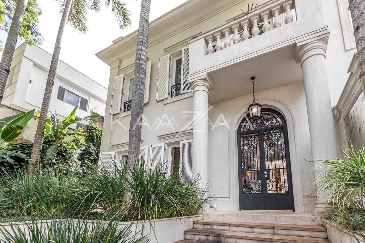 A estética clássica e impecável faz desta casa um lar exuberante. Na melhor localização da Cidade Jardim. - Foto 38