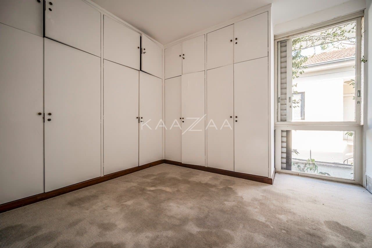 Excelente casa modernista, com lindo jardim em um amplo terreno no Jardim Europa. - Foto 51