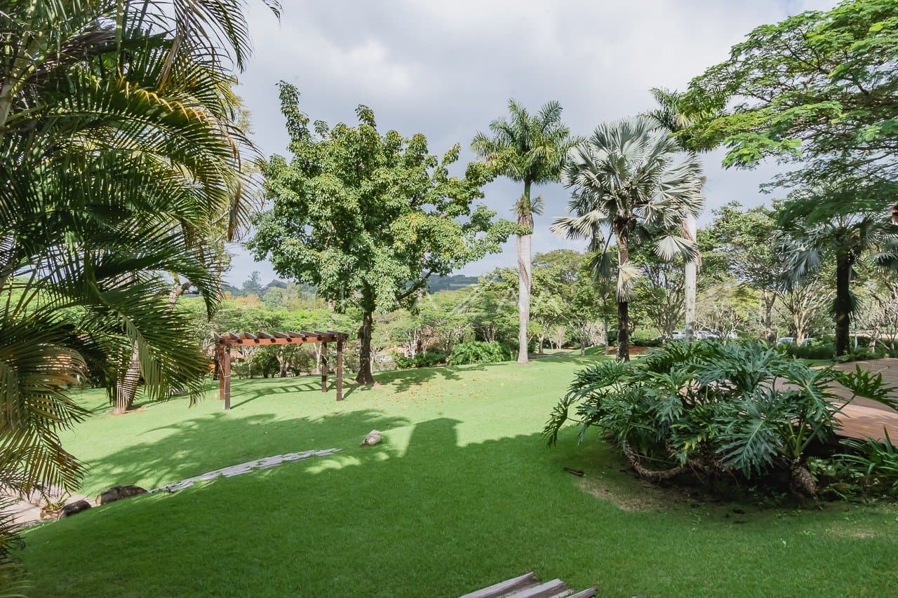Linda paisagem e ares coloniais são o charme desta casa no condomínio Quinta da Baroneza. - Foto 19