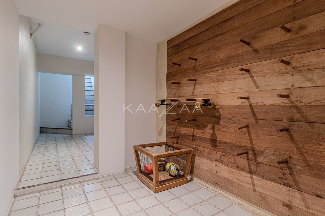 Bela e verdejante. Uma casa que faz sonhar no Jardim Guedala. - Foto 48