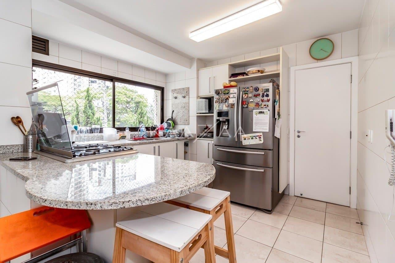 Apartamento duplex super charmoso e inspirador em Alto de Pinheiros. Em condomínio exclusivo com linda vista verde, ao lado do parque. - Foto 20