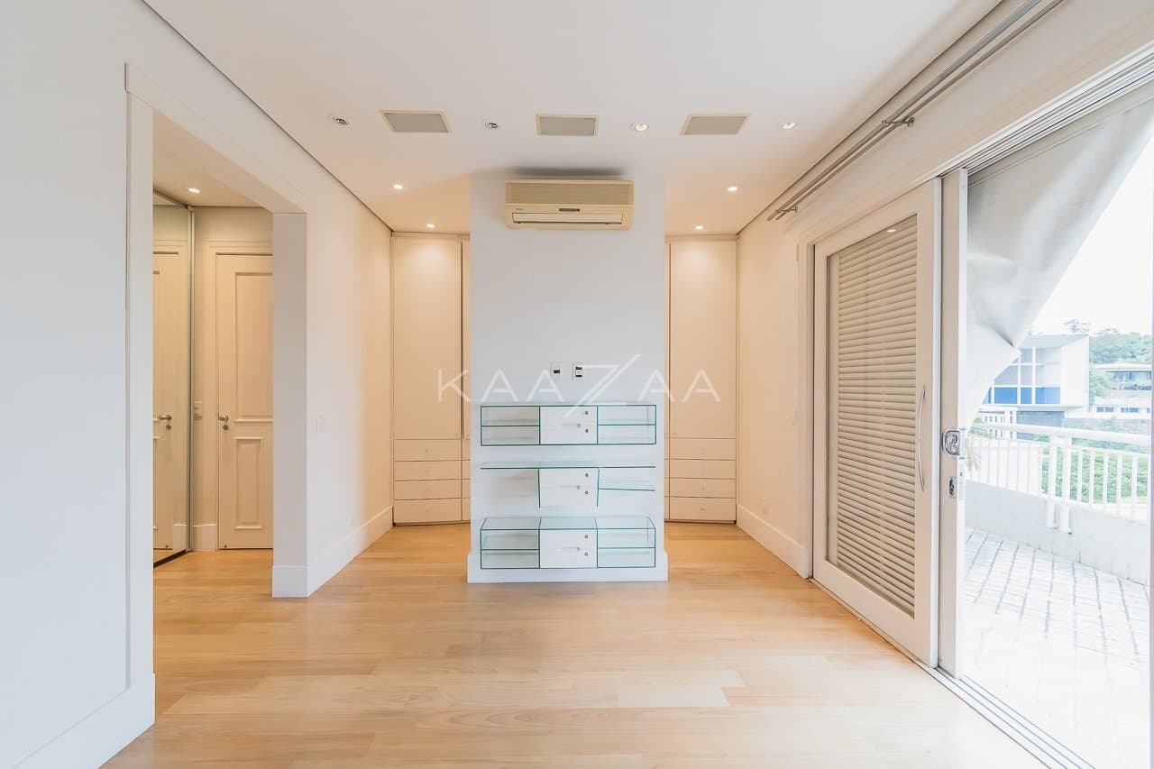 Espaços super amplos, muitos verdes e uma vista divina. Casa no estilo europeu, na Cidade Jardim. - Foto 36